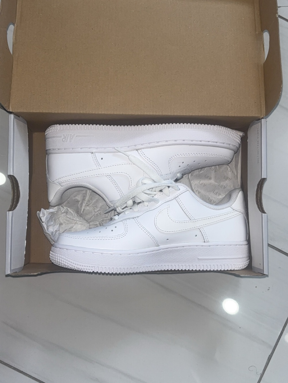 Nike White Low-Top Women's Sneakers